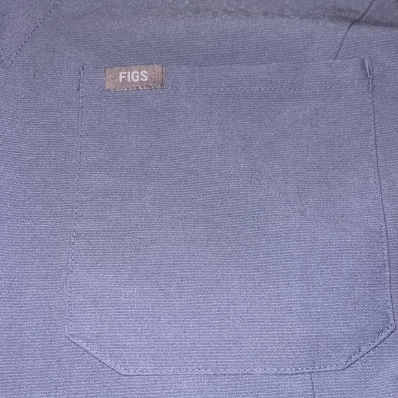 EUC Figs Technical Collection Catarina One Pocket Scrub Top Vapor Blue M - Picture 5 of 9